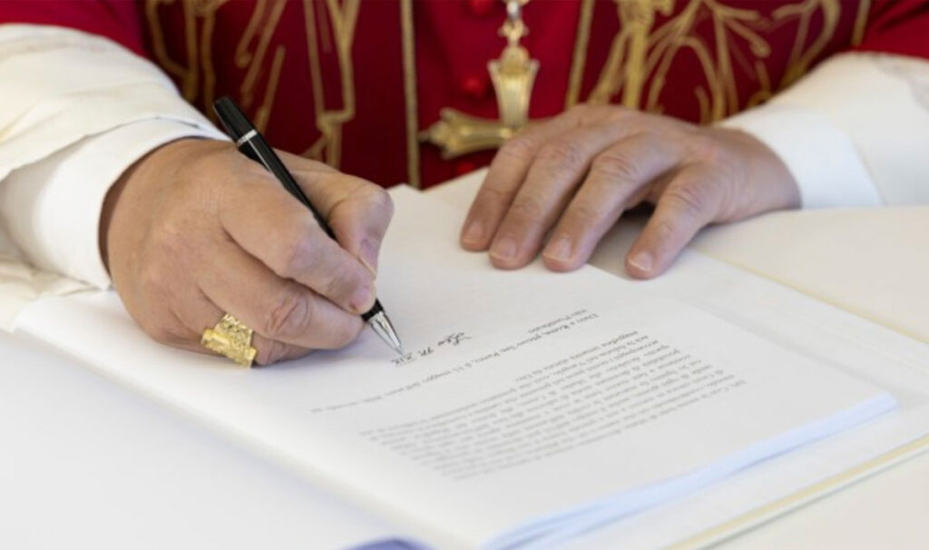 In new encyclical addressing AI, Pope Leo urges humanity to build civilization of love in digital world